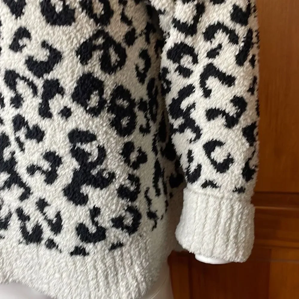 UGG Leopard Print Turtleneck Pullover Sweater Large